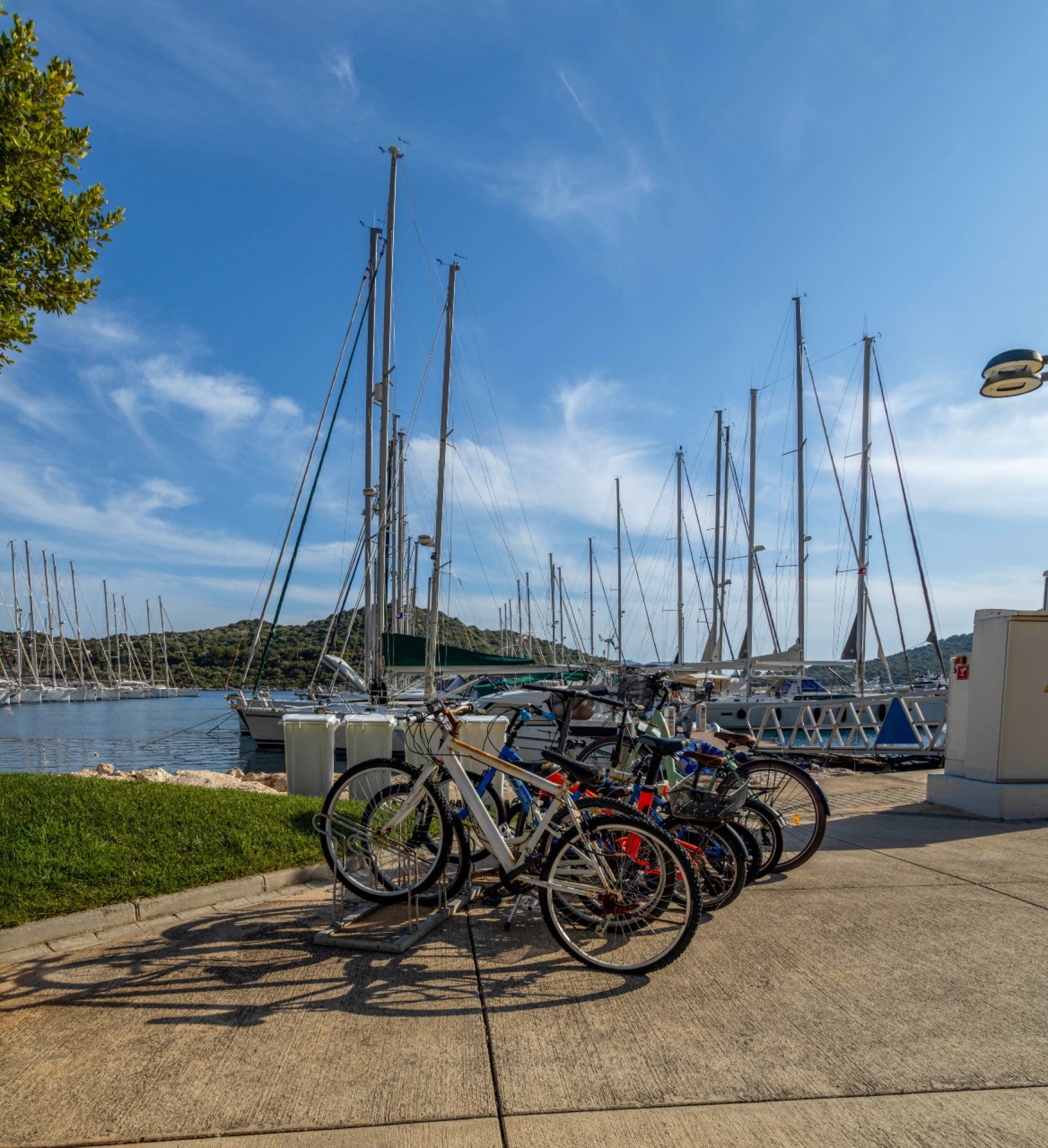 Prozkoumejte jižní Dalmácii: Jachtou po Jadranu, na kole po pobřeží