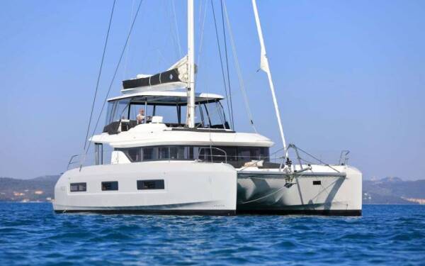 Lagoon 55 Champagne Please